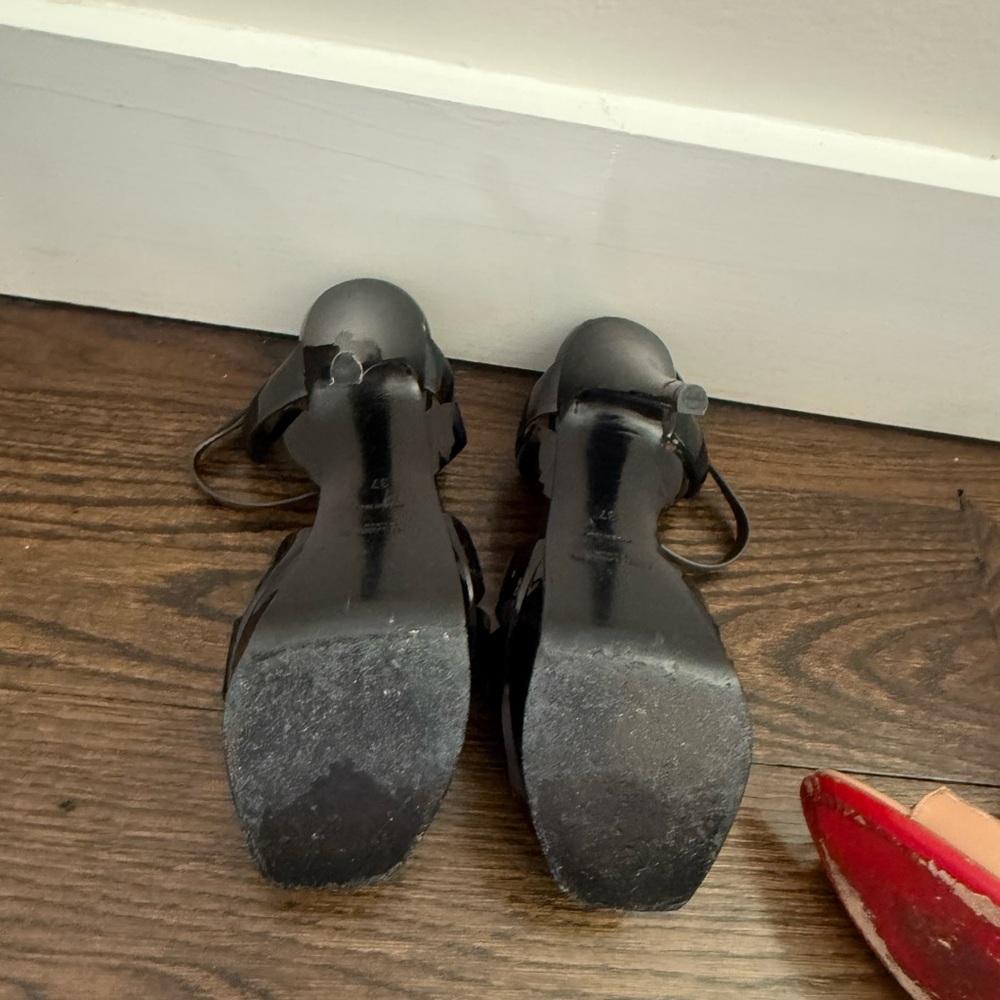 Saint Laurent Black Patent Leather Platform T-Strap Tribute Sandals - Picture 8 of 9